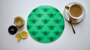 
            
                Load image into Gallery viewer, Green Bee Glass Worktop Saver - Chopping Board - Placemat - Kitsch Republic
            
        