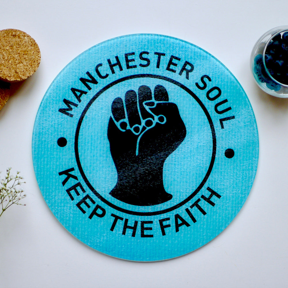 
            
                Load image into Gallery viewer, Mancheter Soul - Northern Soul Blue Glass Worktop Saver - Chopping Board - Placemat - Kitsch Republic
            
        