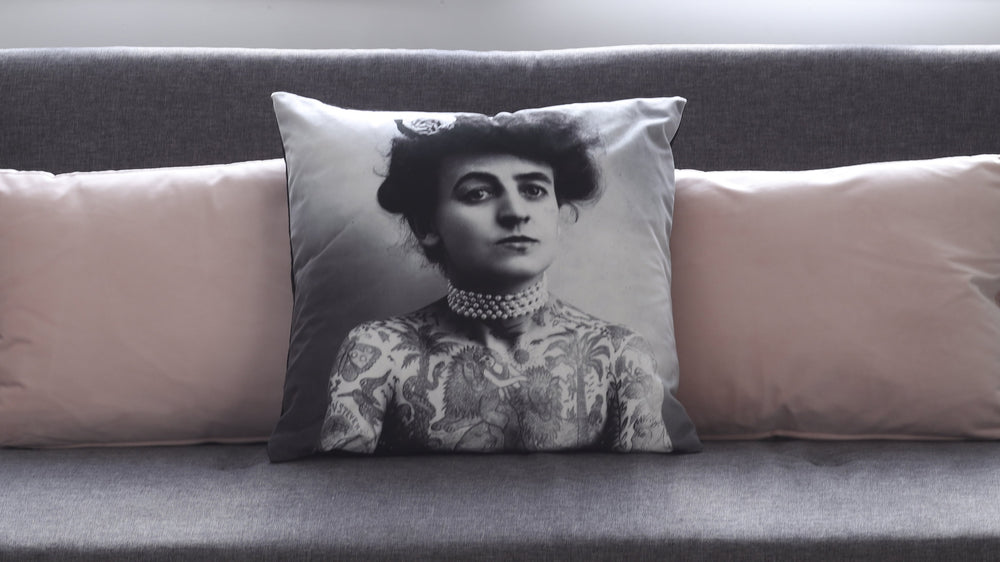 
            
                Load image into Gallery viewer, Tattoo Lady Velvet Cushion - Kitsch Republic
            
        